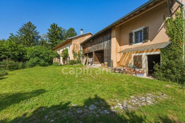 Maison à vendre 5 pièces PERON (01)