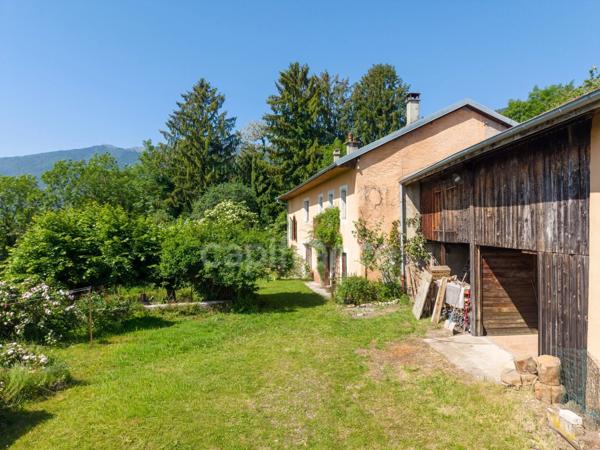 Maison à vendre 5 pièces PERON (01)