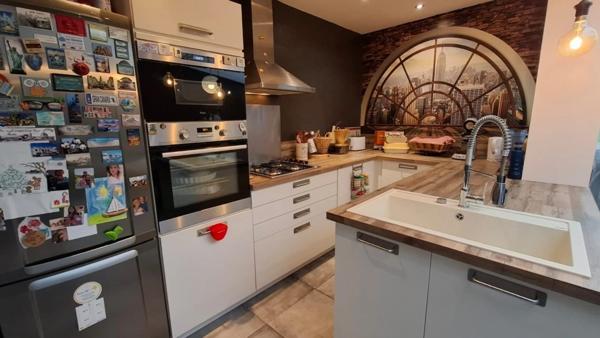 Dpt Aisne (02), à vendre SAINT QUENTIN, Quartier Remicourt,  Maison P6  - Terrain de 245m2