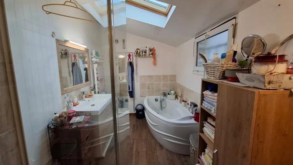 Dpt Aisne (02), à vendre SAINT QUENTIN, Quartier Remicourt,  Maison P6  - Terrain de 245m2