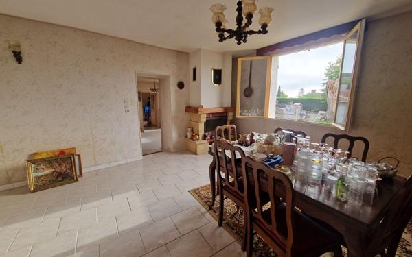 Maison à vendre    3 pièces •  Châteauvieux