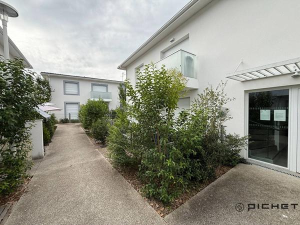 Appartement 2 pièces 42 m² AMBARES ET LAGRAVE - 33440