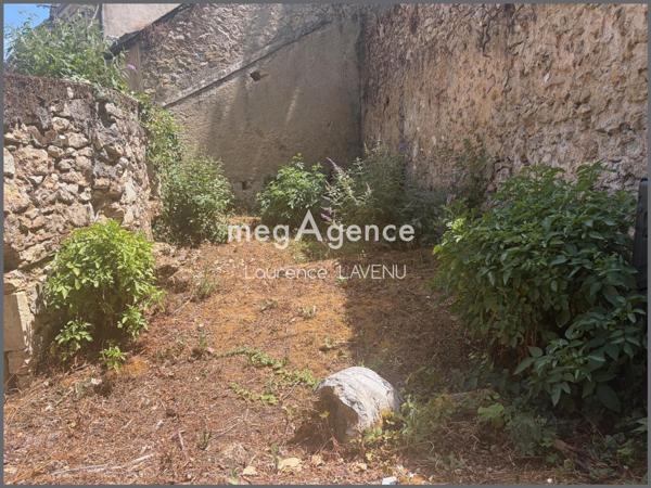Appartement à ARGENTON-SUR-CREUSE, 36200 - 8 pièces 302m²