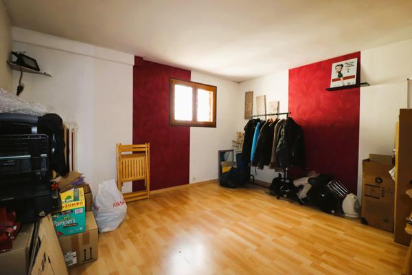 Maison
         5 pièces
        - 120 m² Exclusivité 355 000 € *