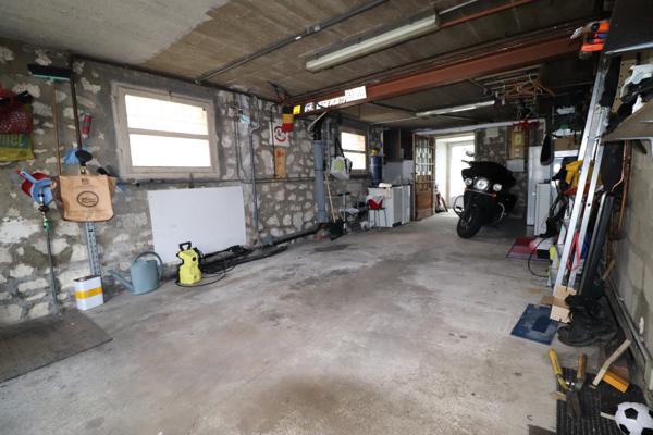 Maison
         5 pièces
        - 120 m² Exclusivité 355 000 € *