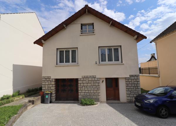 Maison
         5 pièces
        - 120 m² Exclusivité 355 000 € *