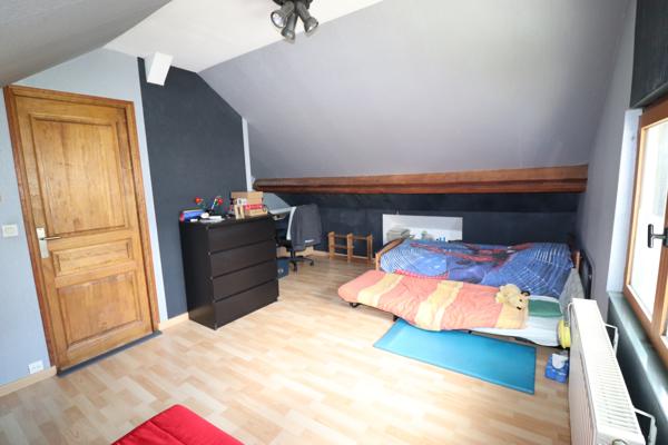 Maison
         5 pièces
        - 120 m² Exclusivité 355 000 € *