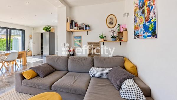 Maison
         6 pièces
        - 140 m² Bien prestige 475 000 € *