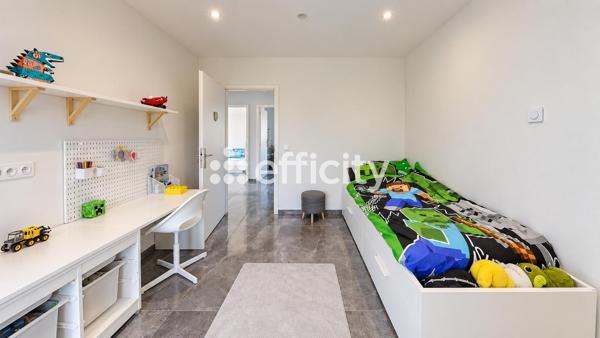 Maison
         6 pièces
        - 140 m² Bien prestige 475 000 € *