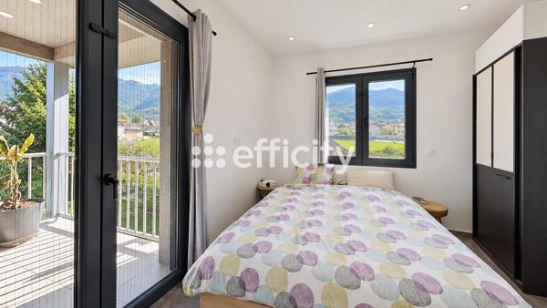 Maison
         6 pièces
        - 140 m² Bien prestige 475 000 € *