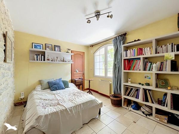 Maison 319 000 € Châteaubernard 8 p 270 m² DPE D