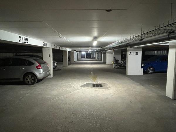 Parking/box · Vente Paris (75011)