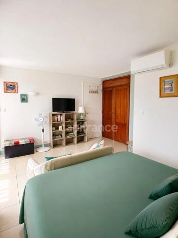 A 200 METRES DES PLAGES,STUDIO MEUBLE RDC SAINTE ANNE (972)