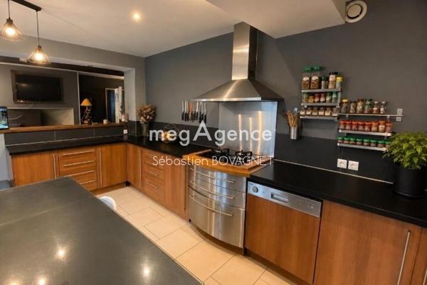 Maison à Beaumont-sur-Sarthe, 72170 - 10 pièces 250m²