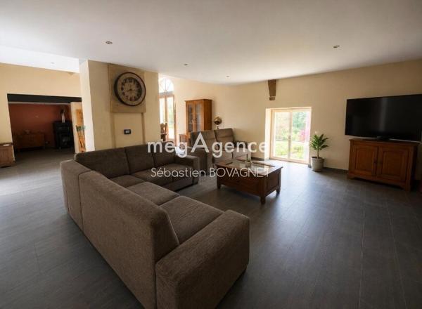 Maison à Beaumont-sur-Sarthe, 72170 - 10 pièces 250m²