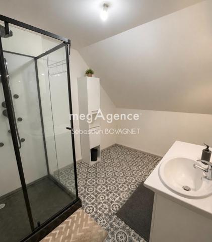 Maison à Beaumont-sur-Sarthe, 72170 - 10 pièces 250m²