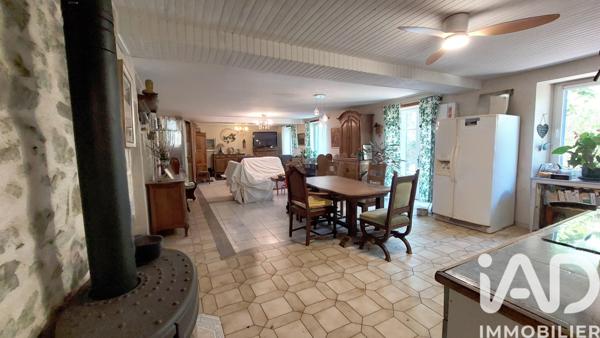 Maison à vendre 9 pièces 196 m² Morannes sur Sarthe-Daumeray