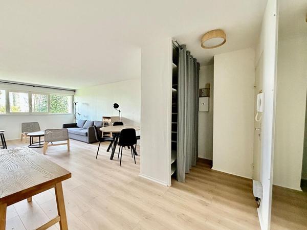 Montigny-le-Bretonneux - Grand 2 Pièces de 63,40 m² - 15mn gare à pieds