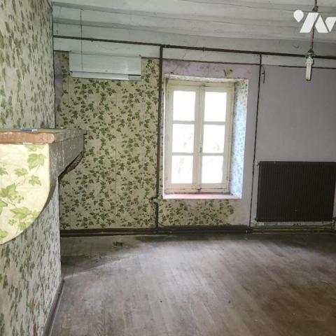 Maison Mitoyenne de caractère à rénover 
