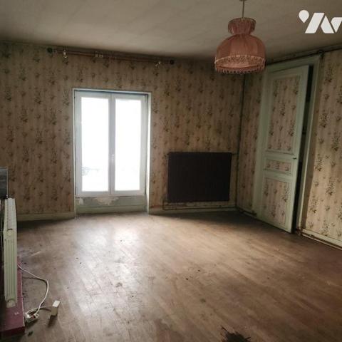 Maison Mitoyenne de caractère à rénover 