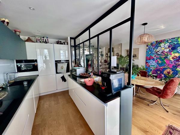 bdx centre,duplex, traversant,calme,lumieux,terrasse