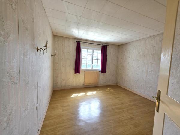 Maison de centre ville, terrain ,  4 chambres , garage et grenier aménageable