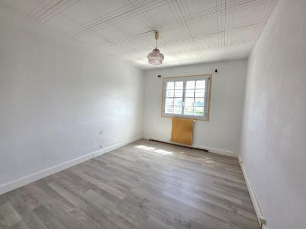 Maison de centre ville, terrain ,  4 chambres , garage et grenier aménageable