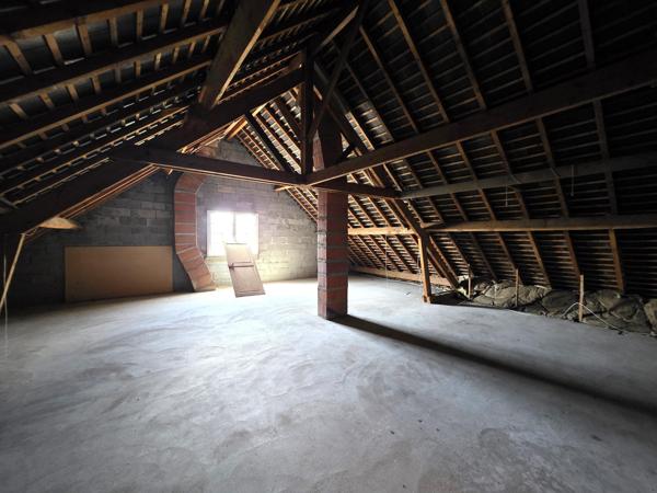 Maison de centre ville, terrain ,  4 chambres , garage et grenier aménageable