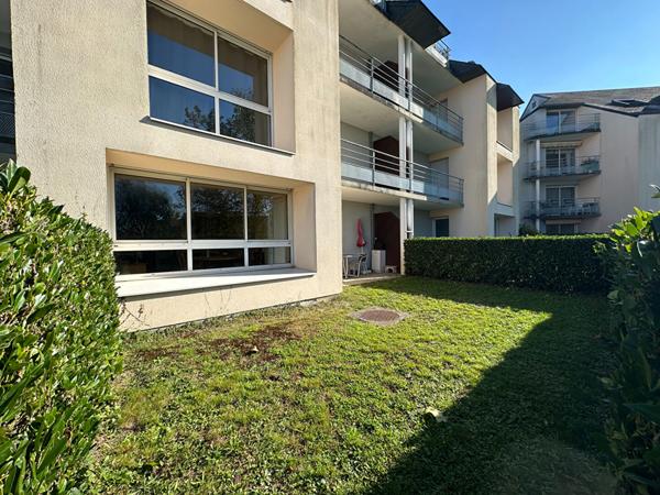 Appartement à vendre à Vannes T2 avec terrasse, jardin et place de parking !