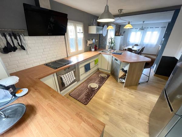 Chalet F4 sur sous sol avec terrain, parking et piscine