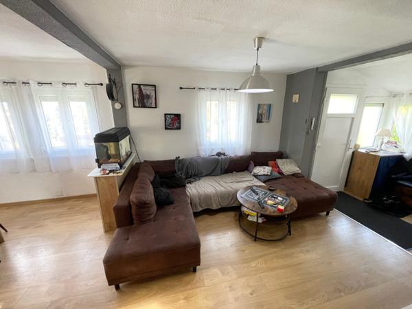 Chalet F4 sur sous sol avec terrain, parking et piscine