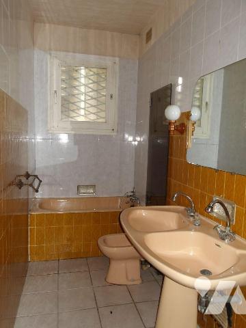 BOUSSAC (23) CREUSE, A vendre grande maison des années 40, élevée sur 3 niveaux, de163 m² hab.....