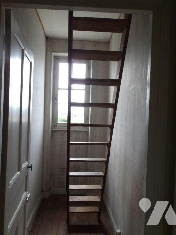 BOUSSAC (23) CREUSE, A vendre grande maison des années 40, élevée sur 3 niveaux, de163 m² hab.....