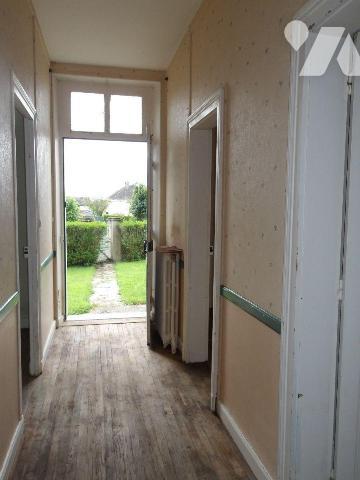 BOUSSAC (23) CREUSE, A vendre grande maison des années 40, élevée sur 3 niveaux, de163 m² hab.....