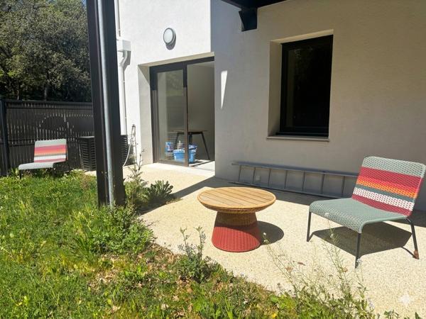 Vaison-la-Romaine (84110) Appartement deux pièces avec jardin