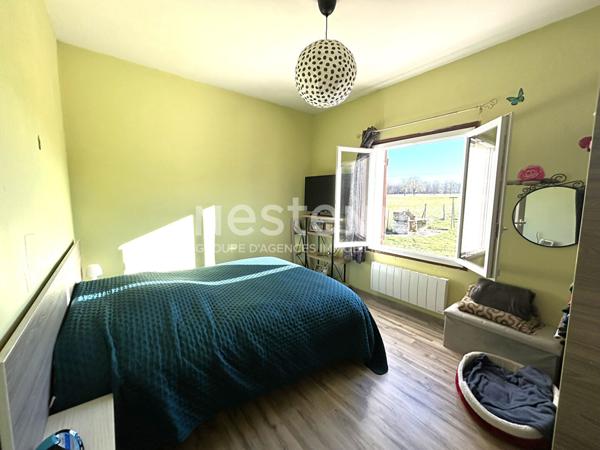 MAISON FAMILIALE AVEC 3 CHAMBRES SUR TERRAIN DE 1500M² À VENDRE EN CAMPAGNE DE CHABRIS (INDRE 36)