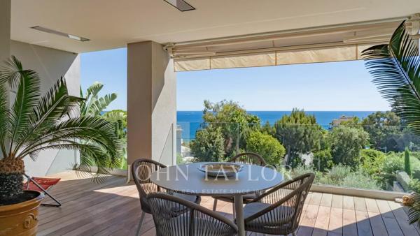 Bel appartement grande terrasse vue mer