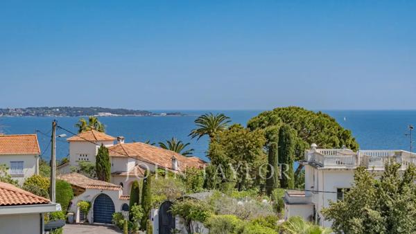 Bel appartement grande terrasse vue mer
