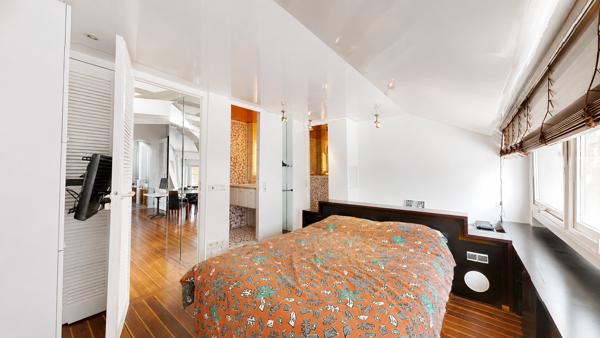 Appartement
         5 pièces
        - 163 m² Bien prestige 500 000 € *
