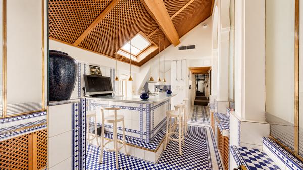 Appartement
         5 pièces
        - 163 m² Bien prestige 500 000 € *