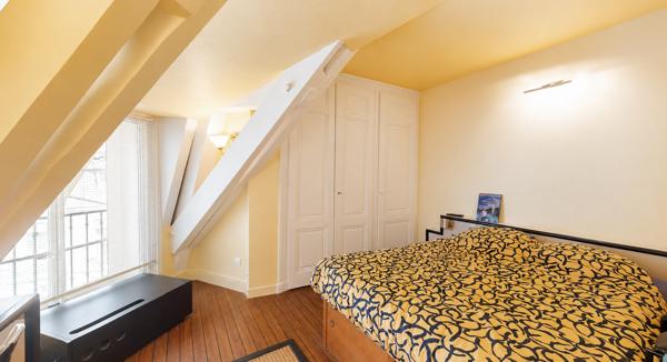 Appartement
         5 pièces
        - 163 m² Bien prestige 500 000 € *