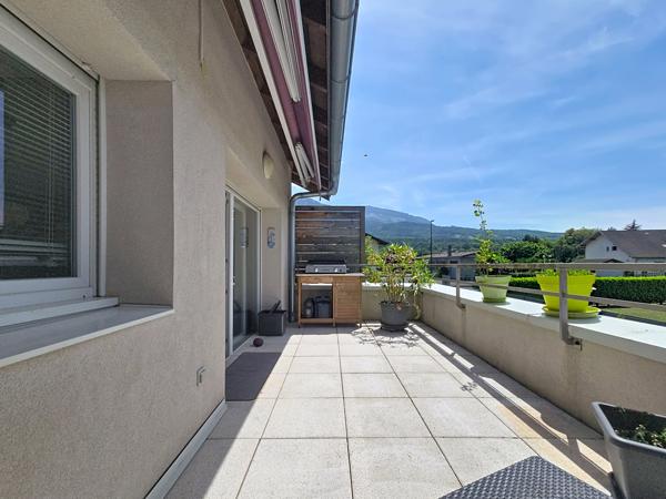 Appartement
         3 pièces
        - 82 m² 320 000 € *
