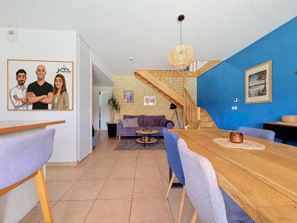 Appartement
         3 pièces
        - 82 m² 320 000 € *