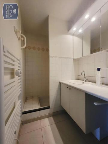 Appartement à louer 4 pièces 92m²