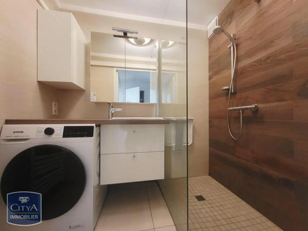 Appartement à louer 4 pièces 92m² Fréjus (83600)