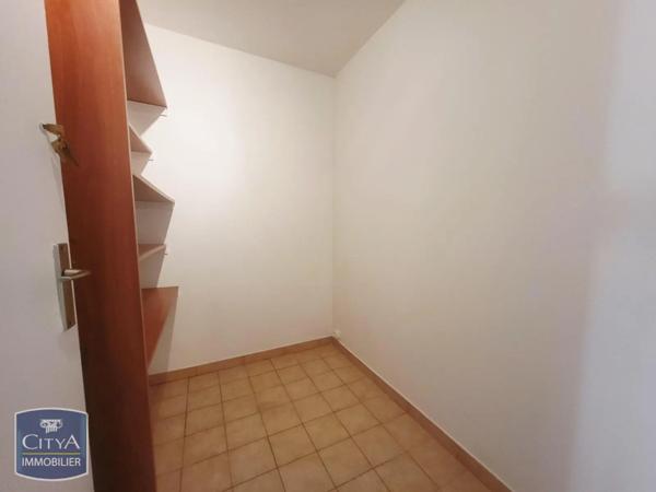 Appartement à louer 4 pièces 92m² Fréjus (83600)