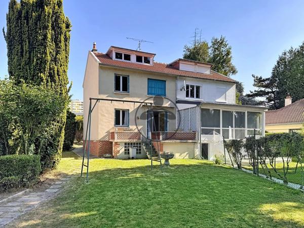 Vente                                                      Maison
                        
                     5 pièces                      94 m2                     à Saint-Quentin