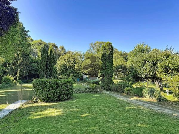 Vente                                                      Maison
                        
                     5 pièces                      94 m2                     à Saint-Quentin