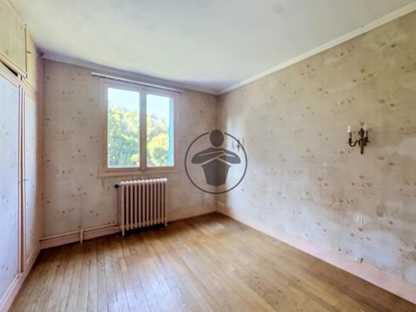 Vente                                                      Maison
                        
                     5 pièces                      94 m2                     à Saint-Quentin