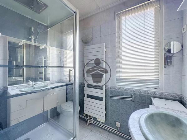 Vente                                                      Maison
                        
                     5 pièces                      94 m2                     à Saint-Quentin